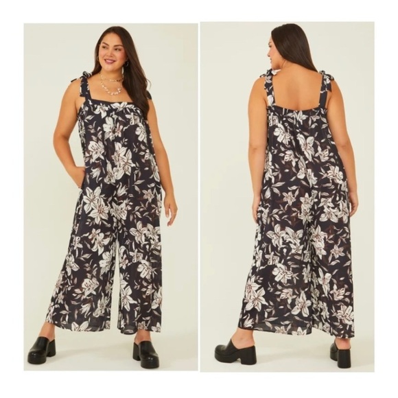 ARULA Dresses & Skirts - ARULA Floral Wide Leg Jumpsuit